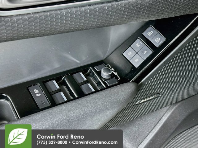 Used 2023 Land Rover Range Rover Velar R-Dynamic S AWD/4WD image 20