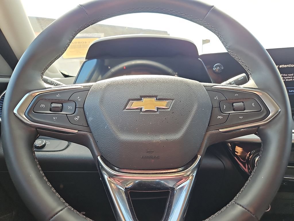 Used 2025 Chevrolet Trax LT w/ Driver Confidence Package FWD image 19