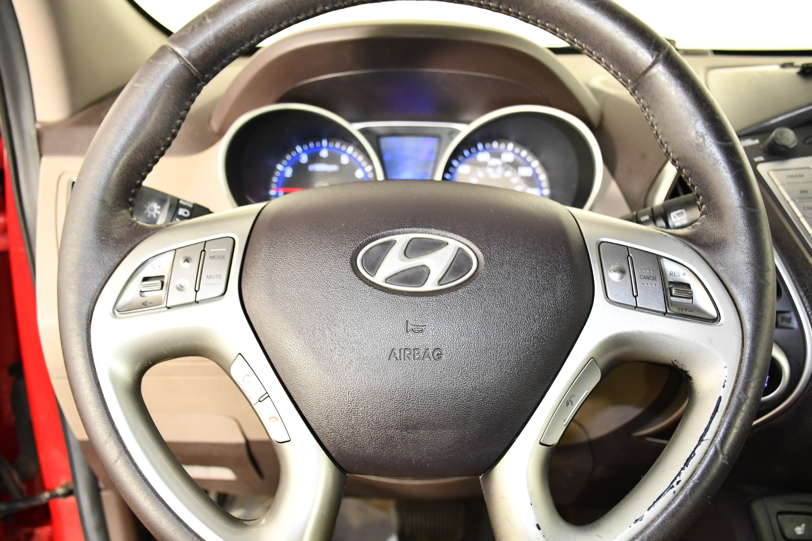 Used 2013 Hyundai Tucson Limited w/ Premium Pkg AWD/4WD image 20