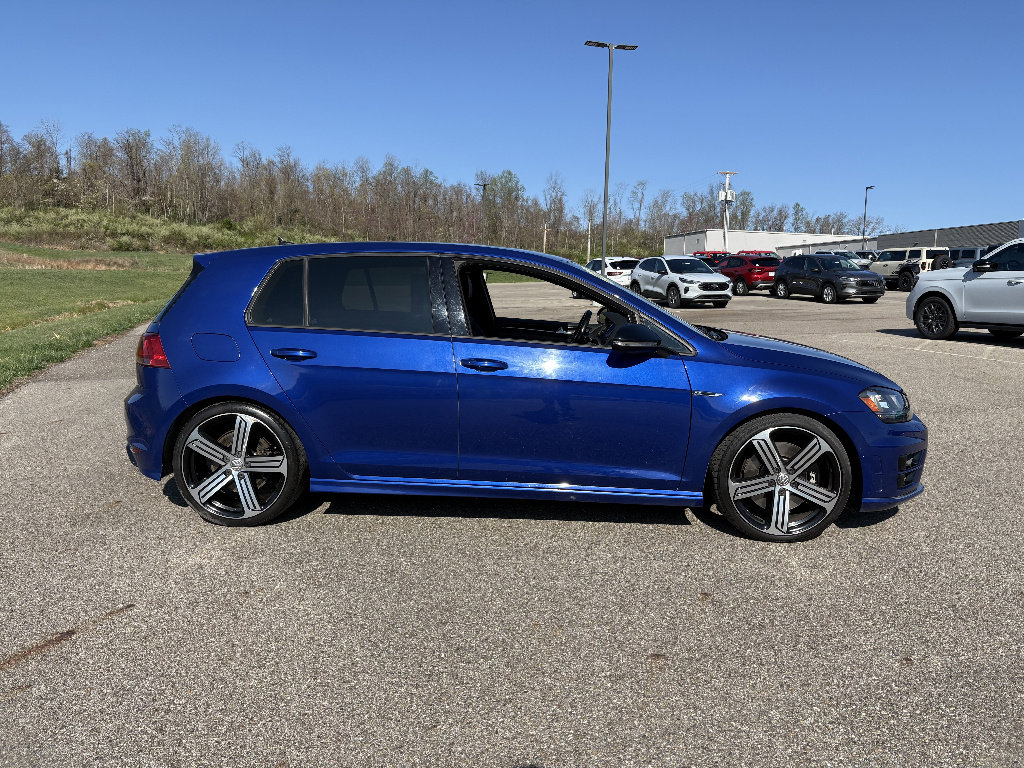 Used 2016 Volkswagen Golf 4-Door image 6