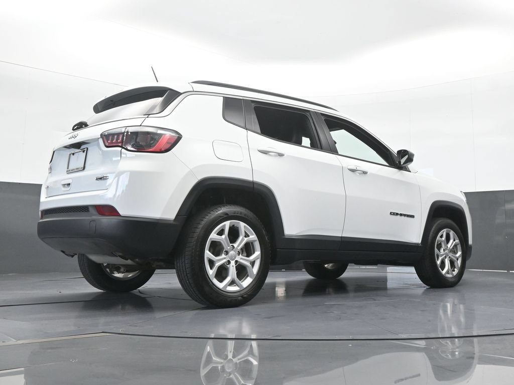 Used 2024 Jeep Compass Latitude AWD/4WD image 55