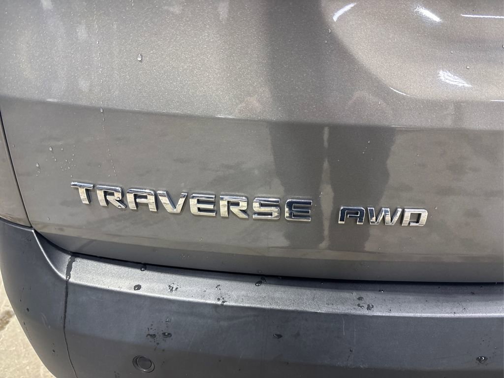 Used 2018 Chevrolet Traverse LT image 15