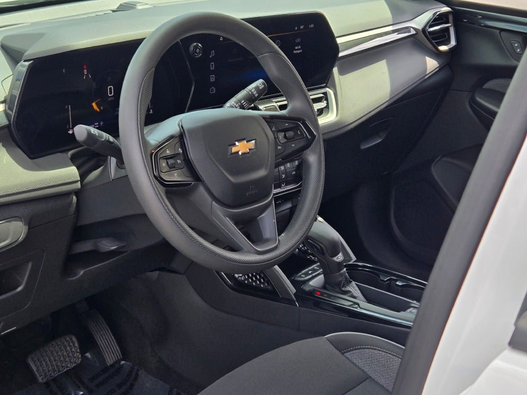 Certified 2025 Chevrolet TrailBlazer LT AWD/4WD image 22