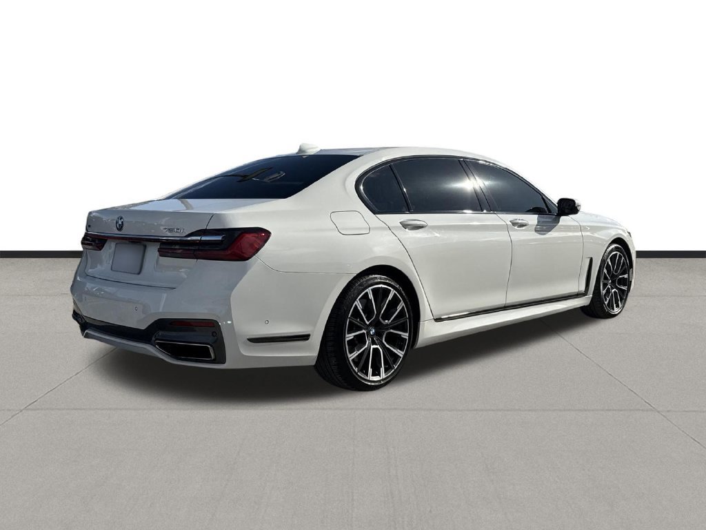 Used 2022 BMW 750i xDrive w/ M Sport Package AWD/4WD image 5