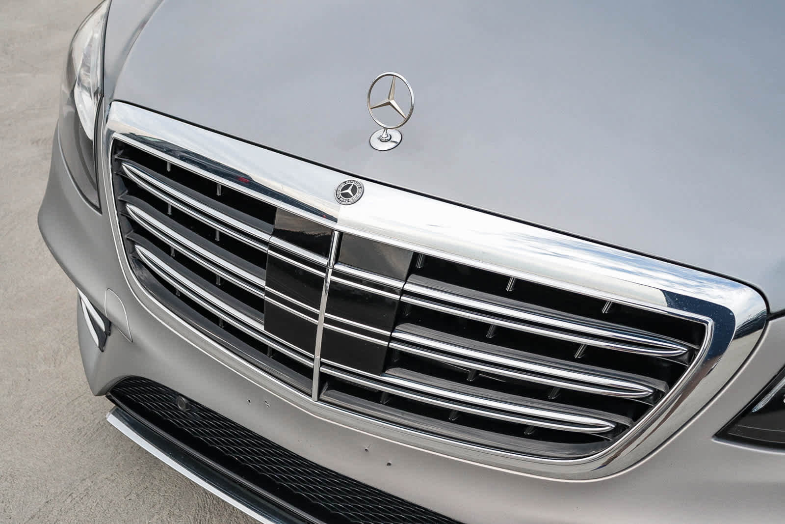 Used 2018 Mercedes-Benz S 560 Sedan image 5