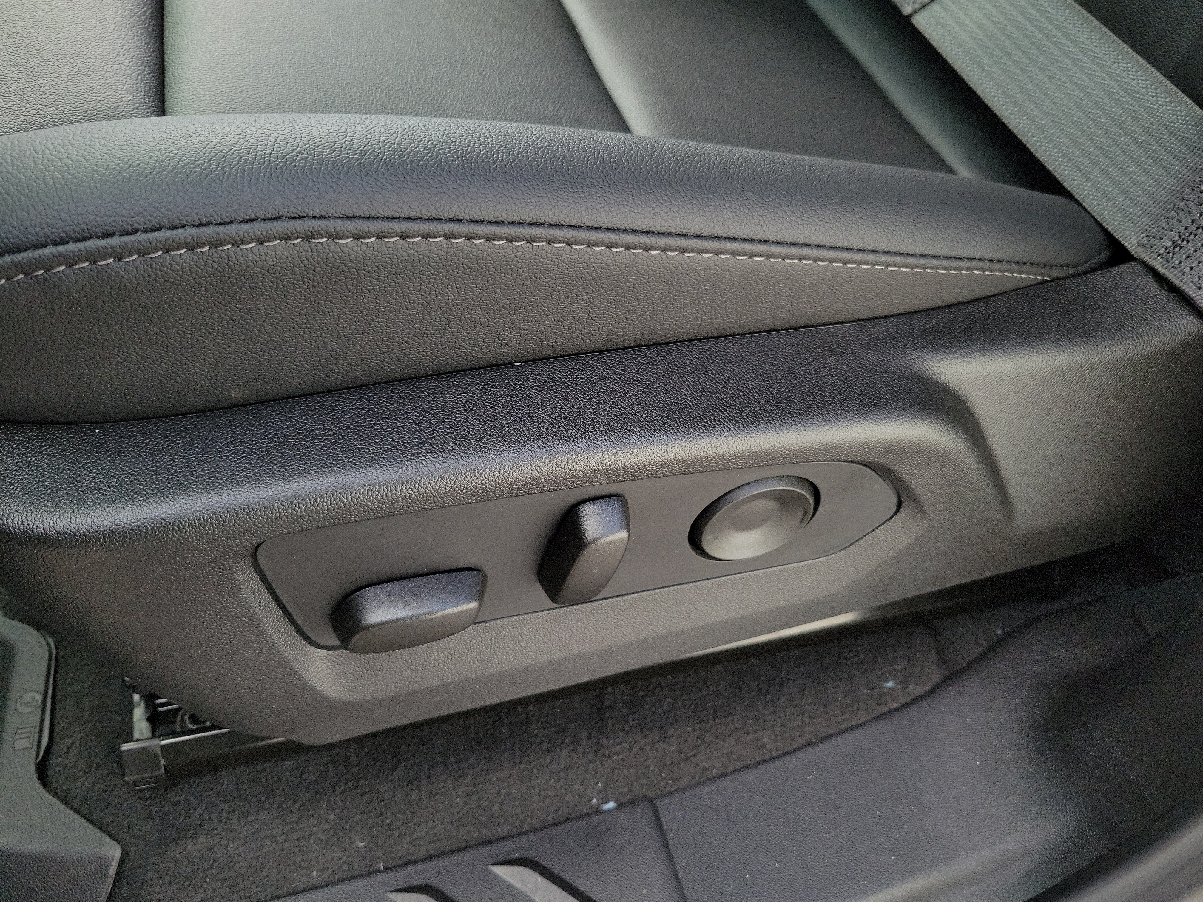 New 2026 GMC Canyon Elevation w/ Convenience Package RWD image 22