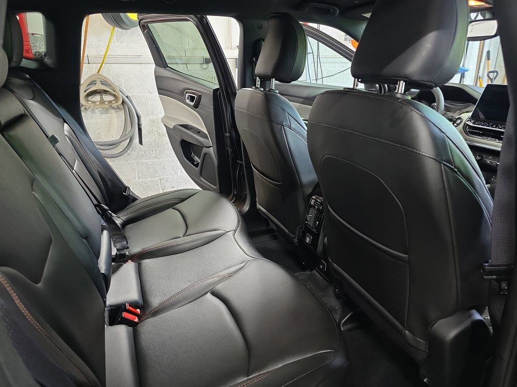Used 2024 Jeep Compass Limited AWD/4WD image 11