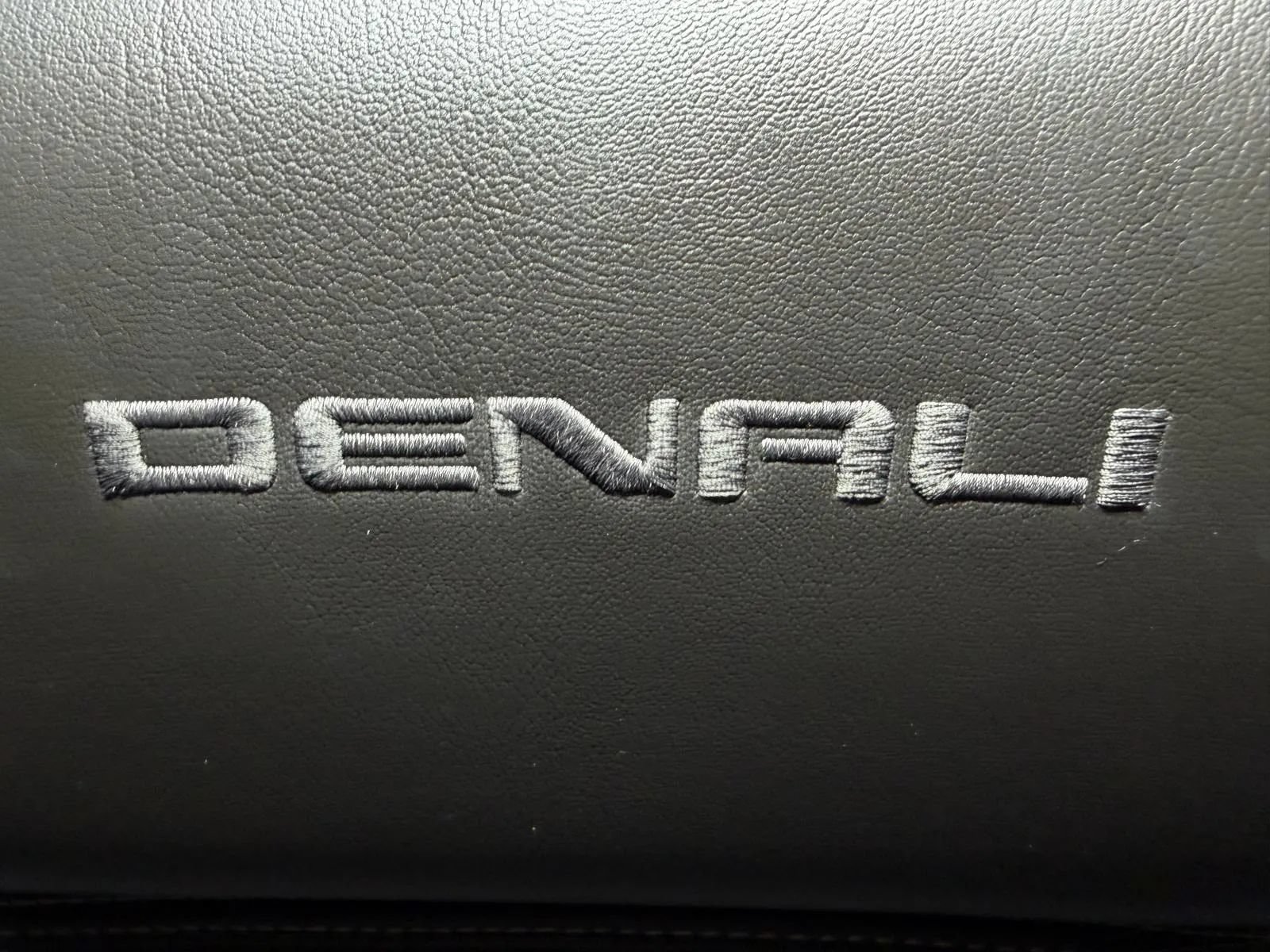 Used 2017 GMC Yukon XL Denali w/ Open Road Package AWD/4WD image 37