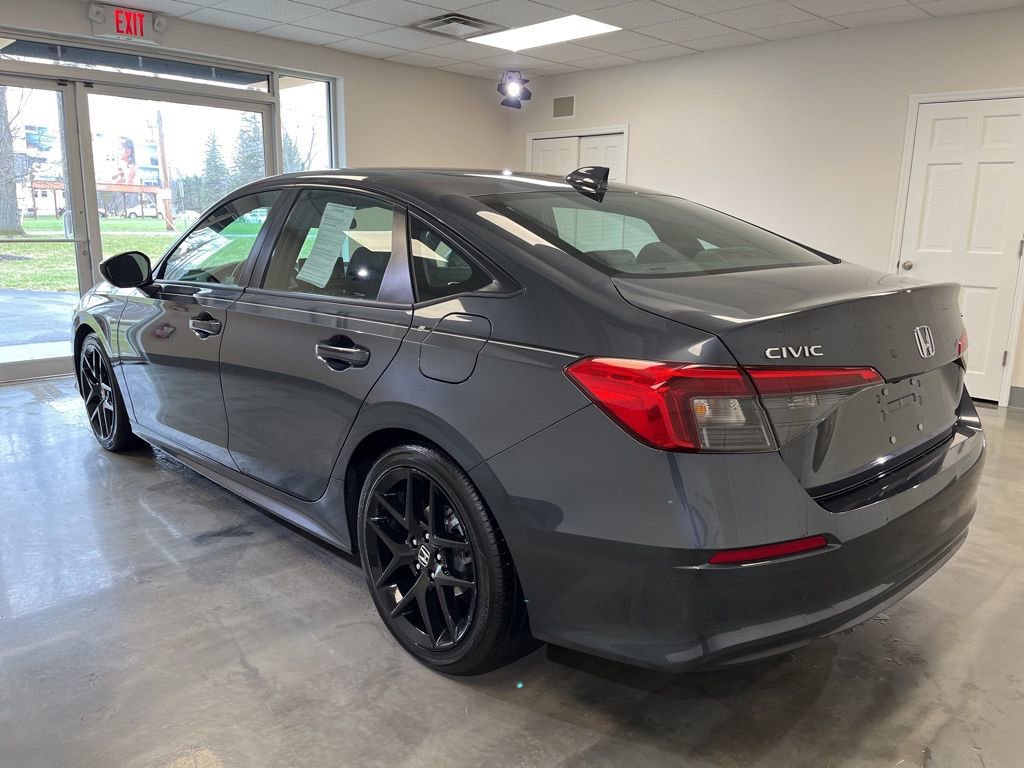 Used 2023 Honda Civic Sport image 3