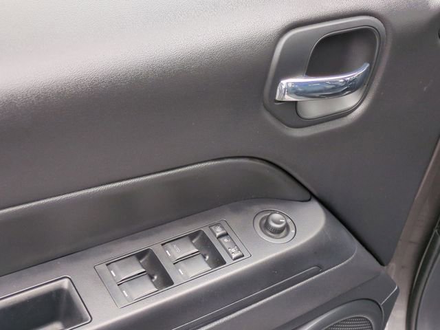 Used 2015 Jeep Patriot High Altitude image 21