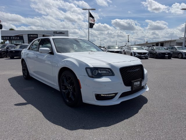 Used 2022 Chrysler 300 Touring L RWD image 3