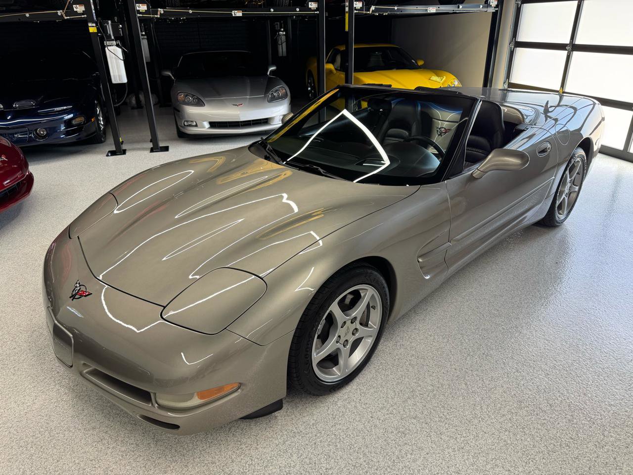 Used 2001 Chevrolet Corvette Convertible w/ Preferred Equipment Group2 RWD image 5