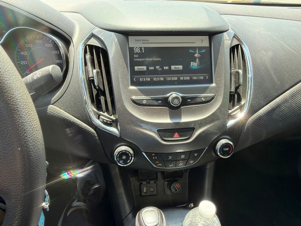 Used 2017 Chevrolet Cruze LT FWD image 10