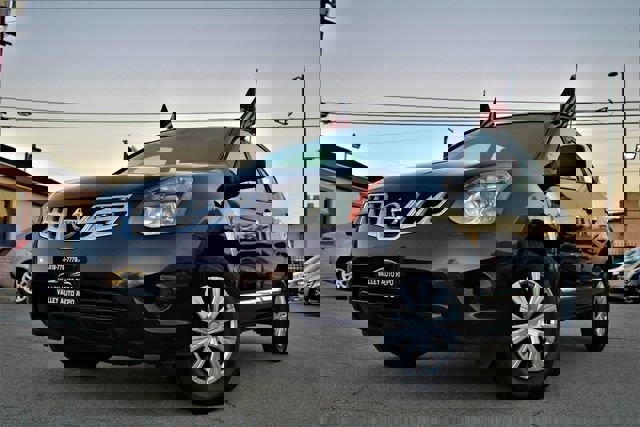 Used 2015 Nissan Rogue S image 2