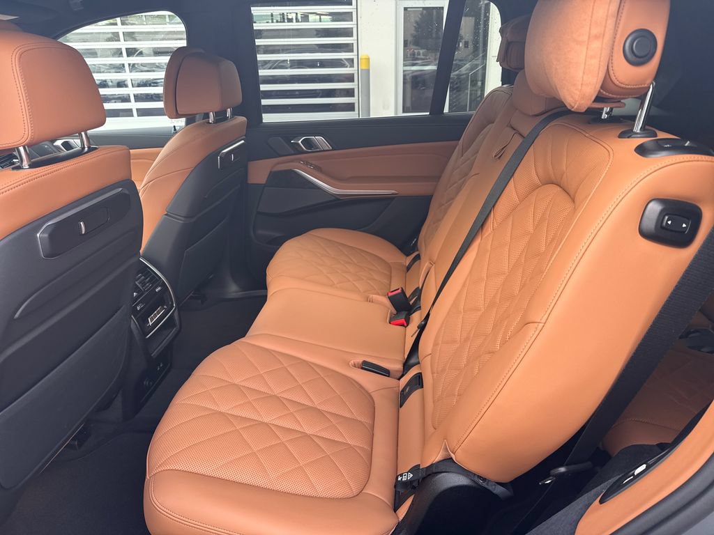 Used 2026 BMW X7 xDrive40i AWD/4WD image 10
