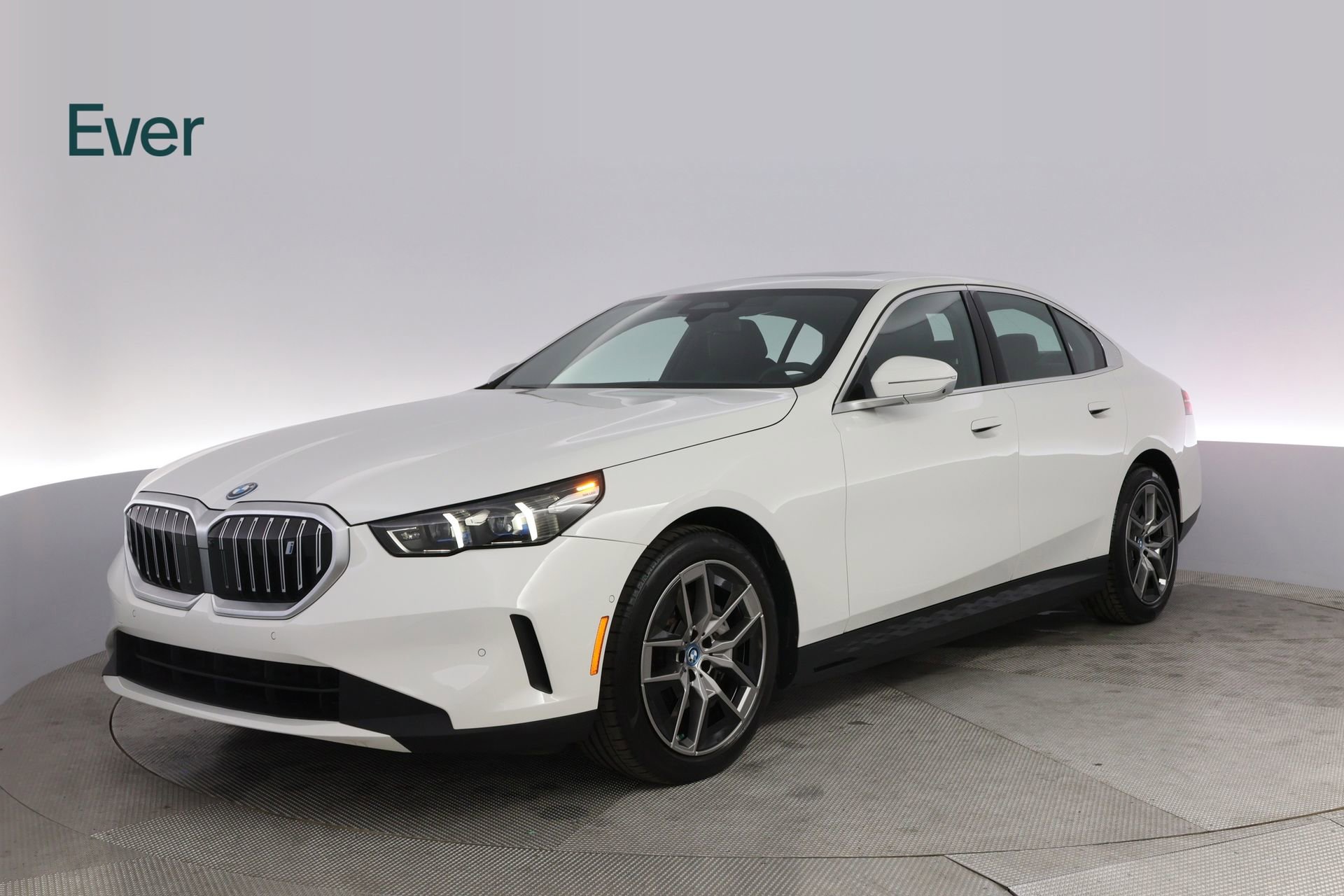 Used 2024 BMW i5 eDrive40i w/ Premium Package image 2