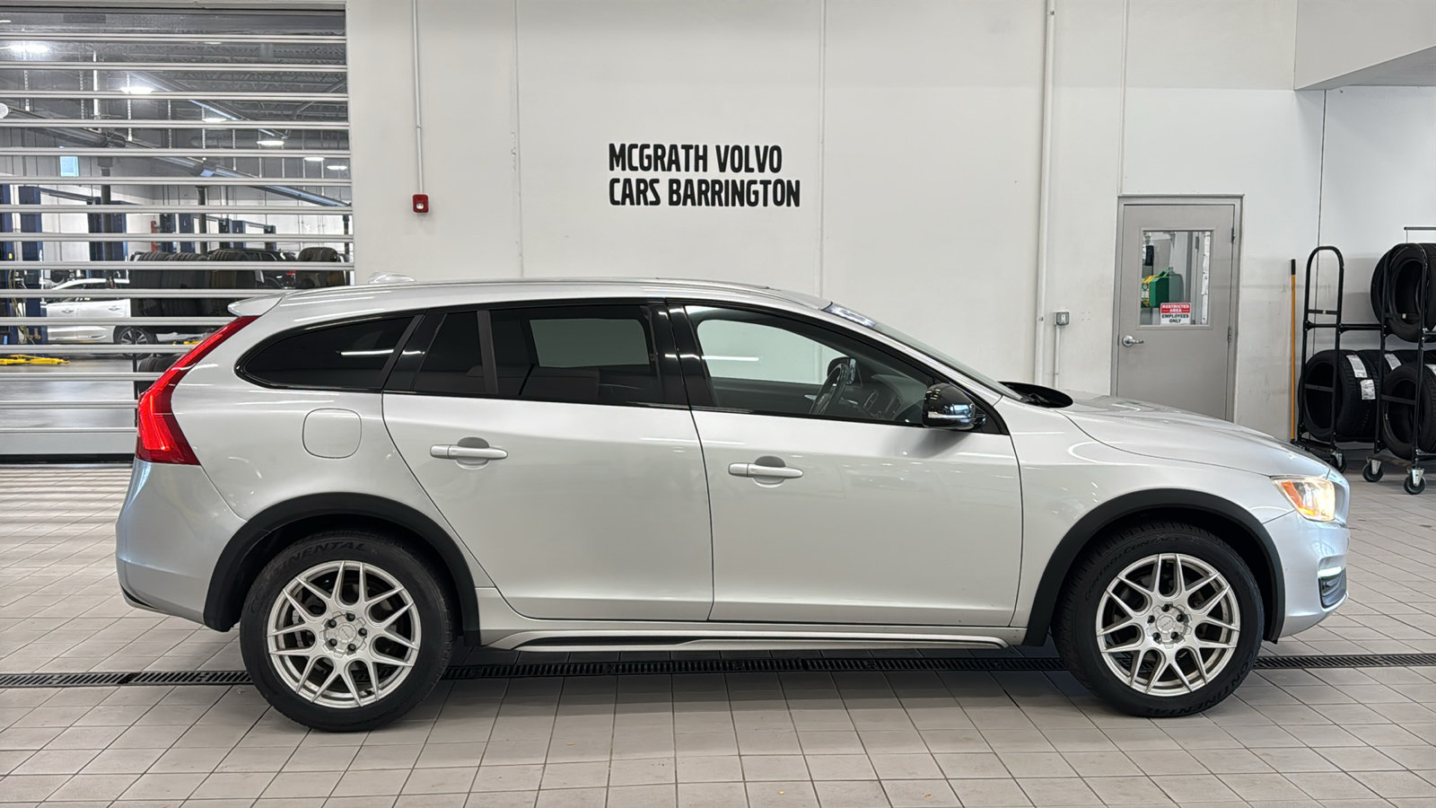 Used 2016 Volvo V60 T5 Cross Country w/ Convenience Package AWD/4WD image 4