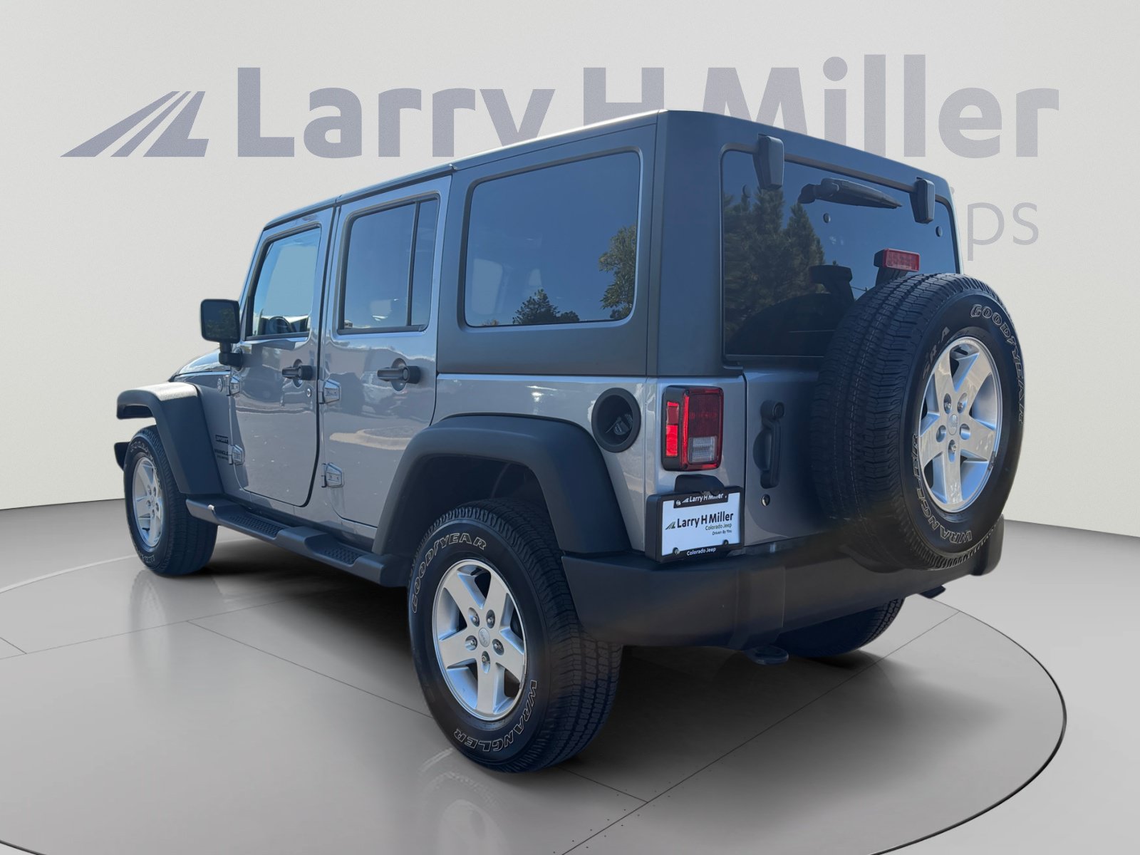 Used 2015 Jeep Wrangler Unlimited Sport w/ Quick Order Package 24S AWD/4WD image 3