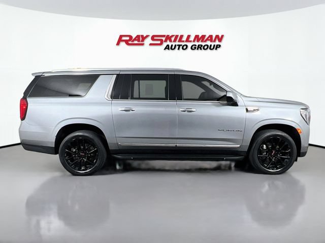 Used 2023 GMC Yukon XL SLT AWD/4WD image 8
