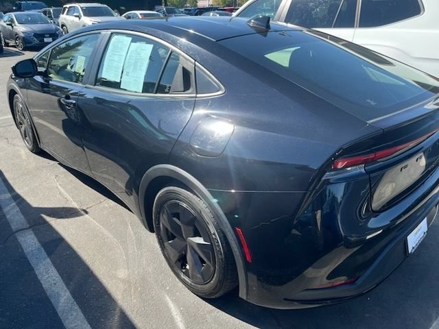 Used 2023 Toyota Prius LE FWD image 3