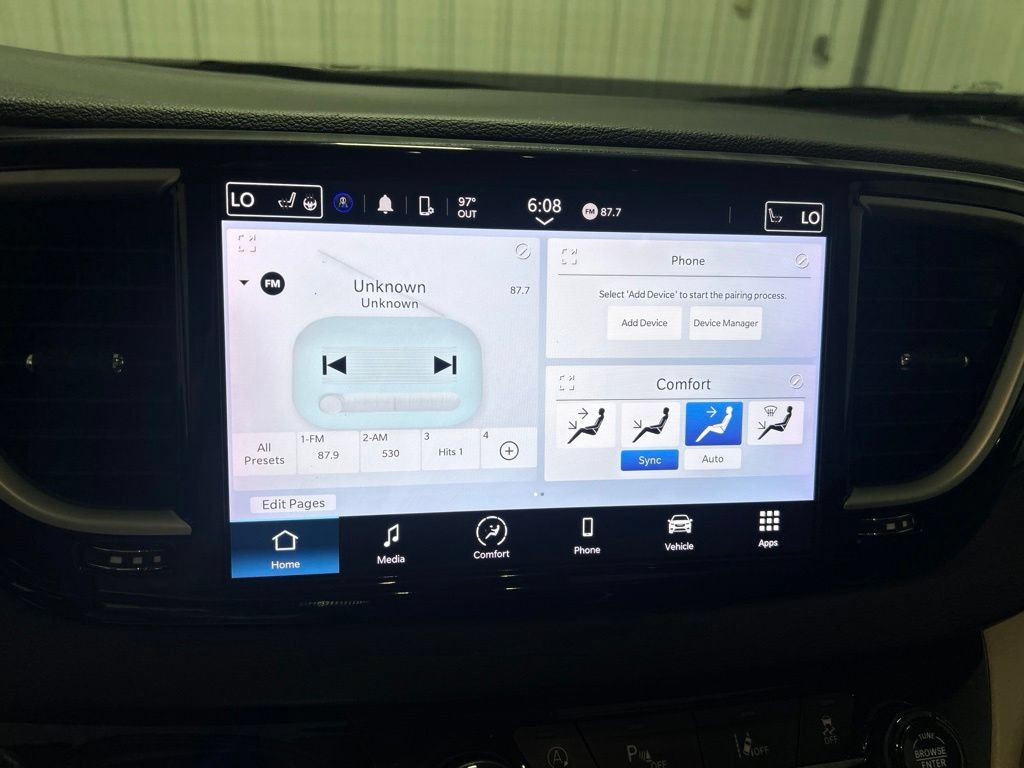 Used 2024 Chrysler Pacifica Touring-L FWD image 28