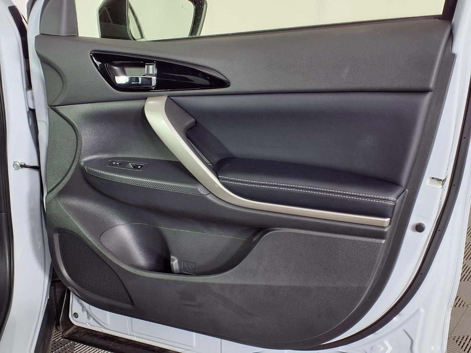 Used 2024 Mitsubishi Eclipse Cross SEL image 8