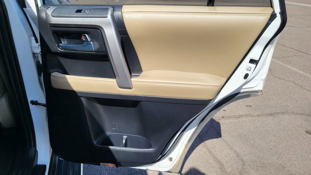 Used 2016 Toyota 4Runner SR5 Premium image 19