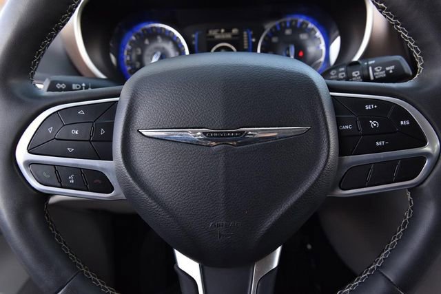 Used 2023 Chrysler Voyager LX image 17