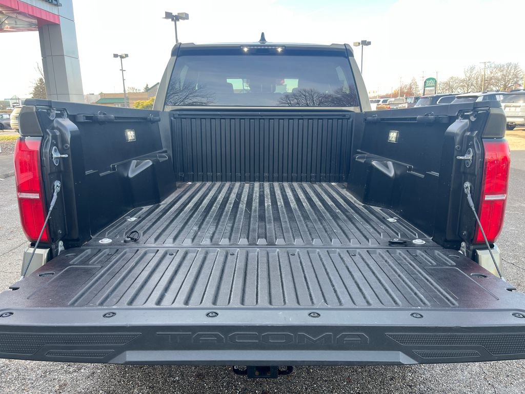 Used 2024 Toyota Tacoma TRD Off-Road image 22