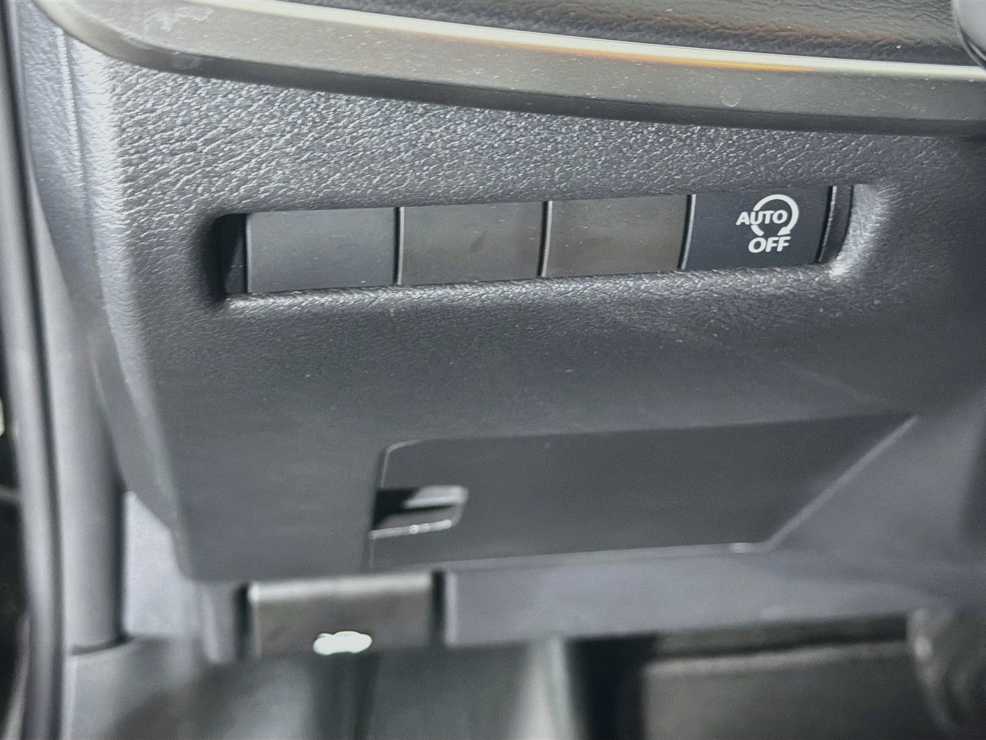 Used 2025 Nissan Kicks S FWD image 16