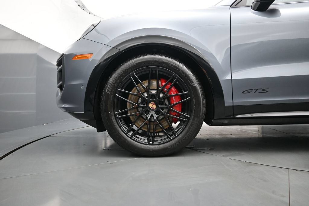 New 2026 Porsche Cayenne GTS AWD/4WD image 7