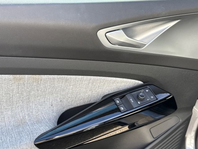Certified 2023 Volkswagen ID.4 Pro image 9