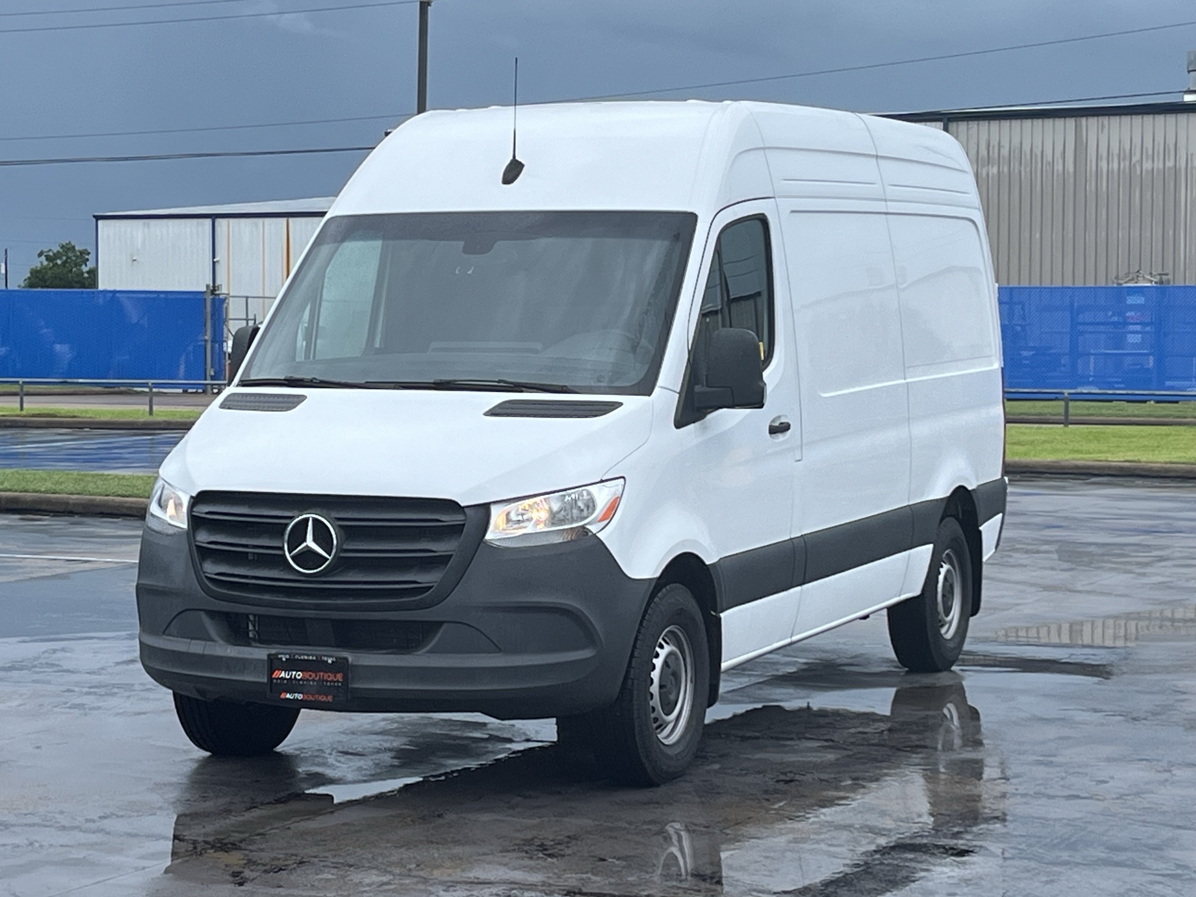 Used 2024 Mercedes-Benz Sprinter 2500 image 3