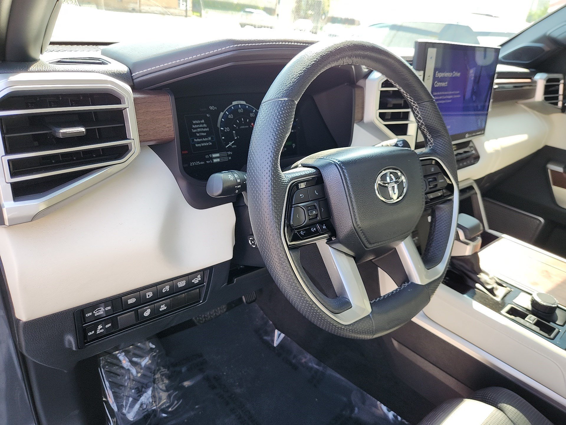 Used 2024 Toyota Sequoia Capstone AWD/4WD image 11