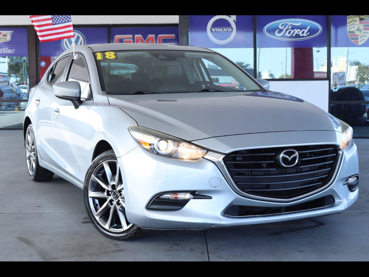 Used 2018 MAZDA MAZDA3 Touring FWD image 1