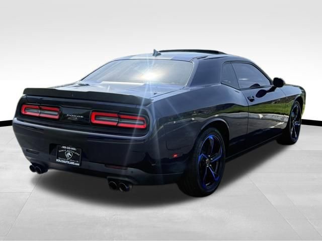 Used 2016 Dodge Challenger R/T w/ Driver Convenience Group image 6