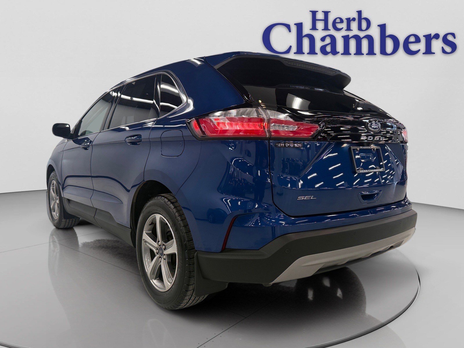 Used 2022 Ford Edge SEL w/ Convenience Package image 3