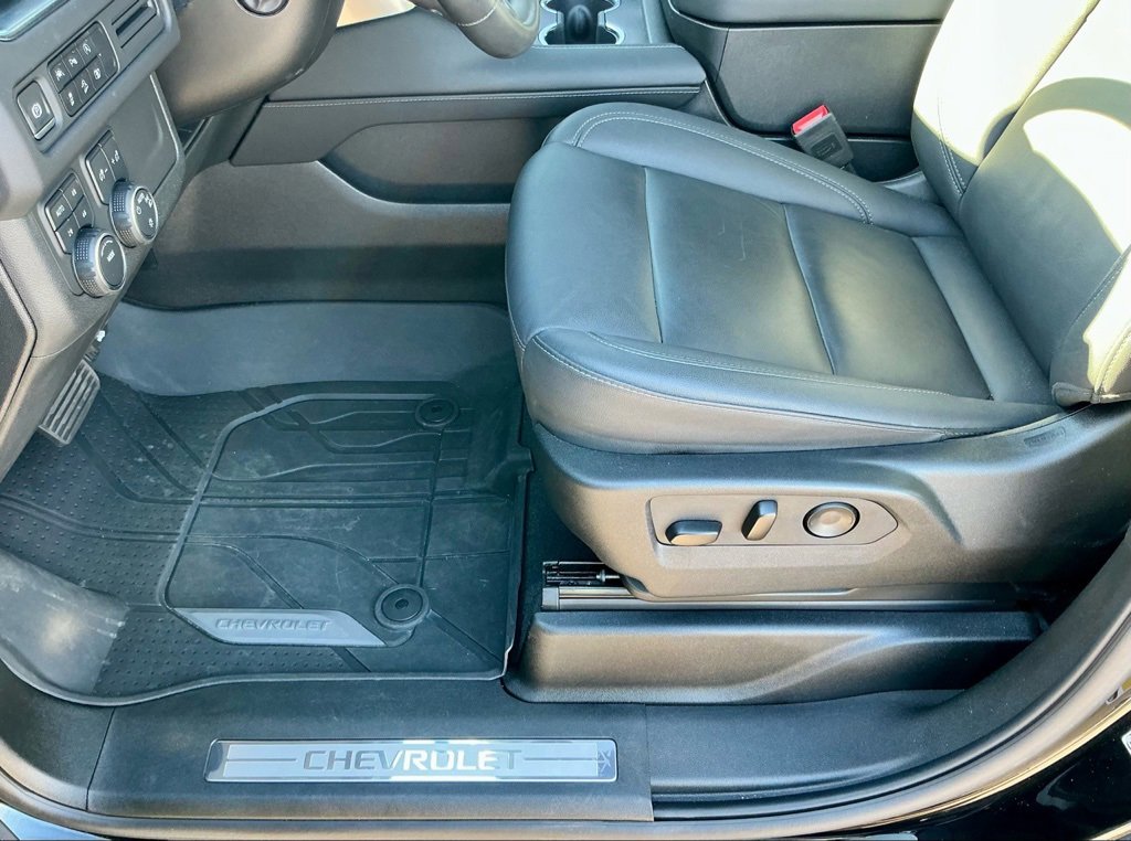 Used 2024 Chevrolet Tahoe Z71 w/ Luxury Package image 37