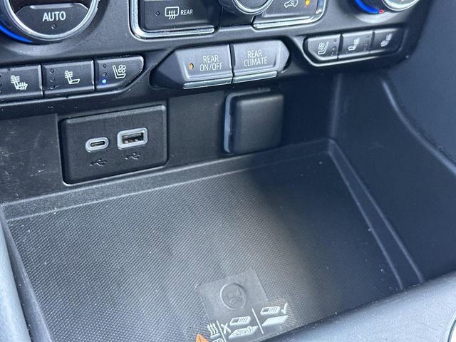 Used 2023 Chevrolet Suburban Premier image 39