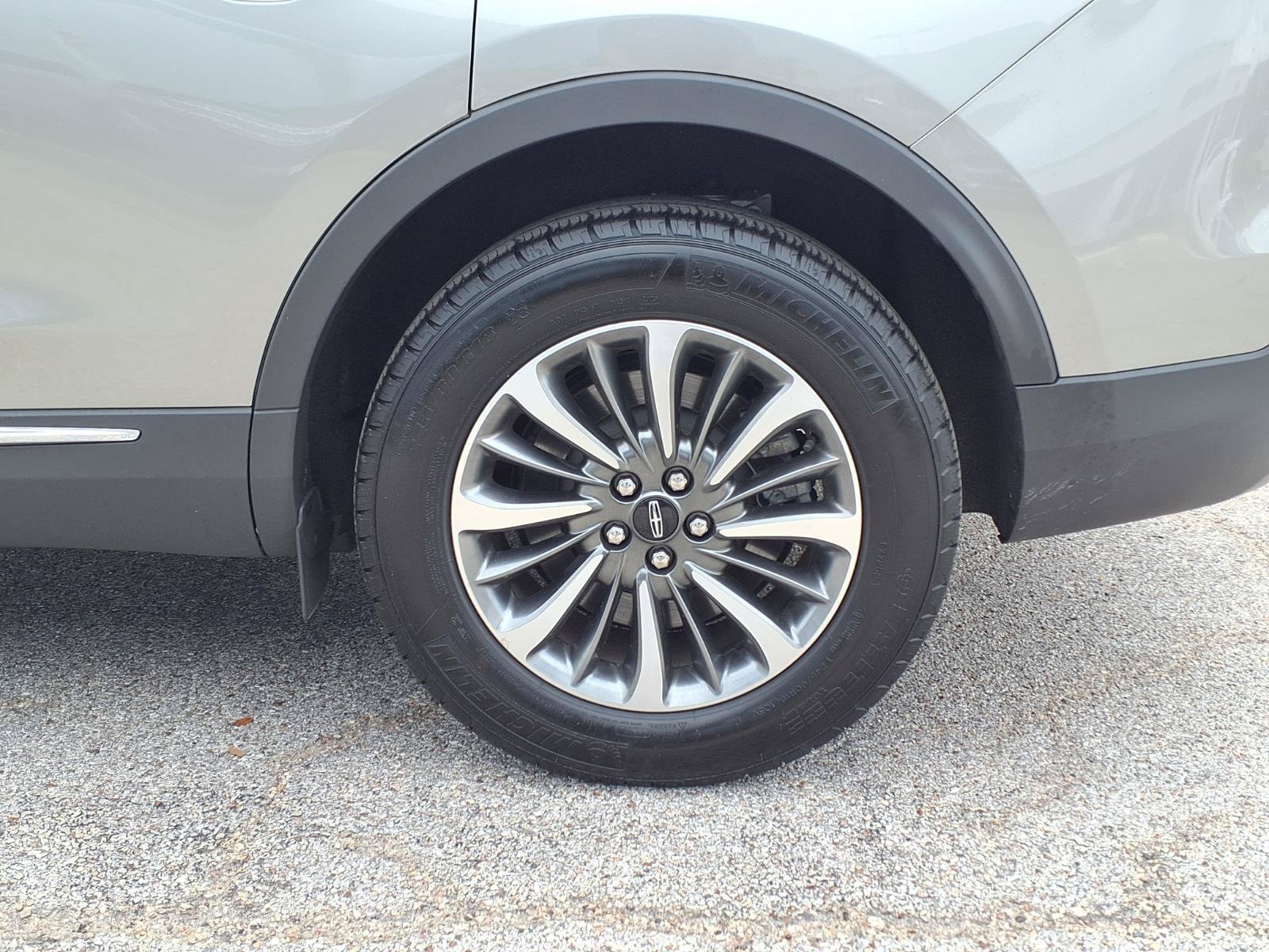 Used 2023 Lincoln Nautilus AWD image 25