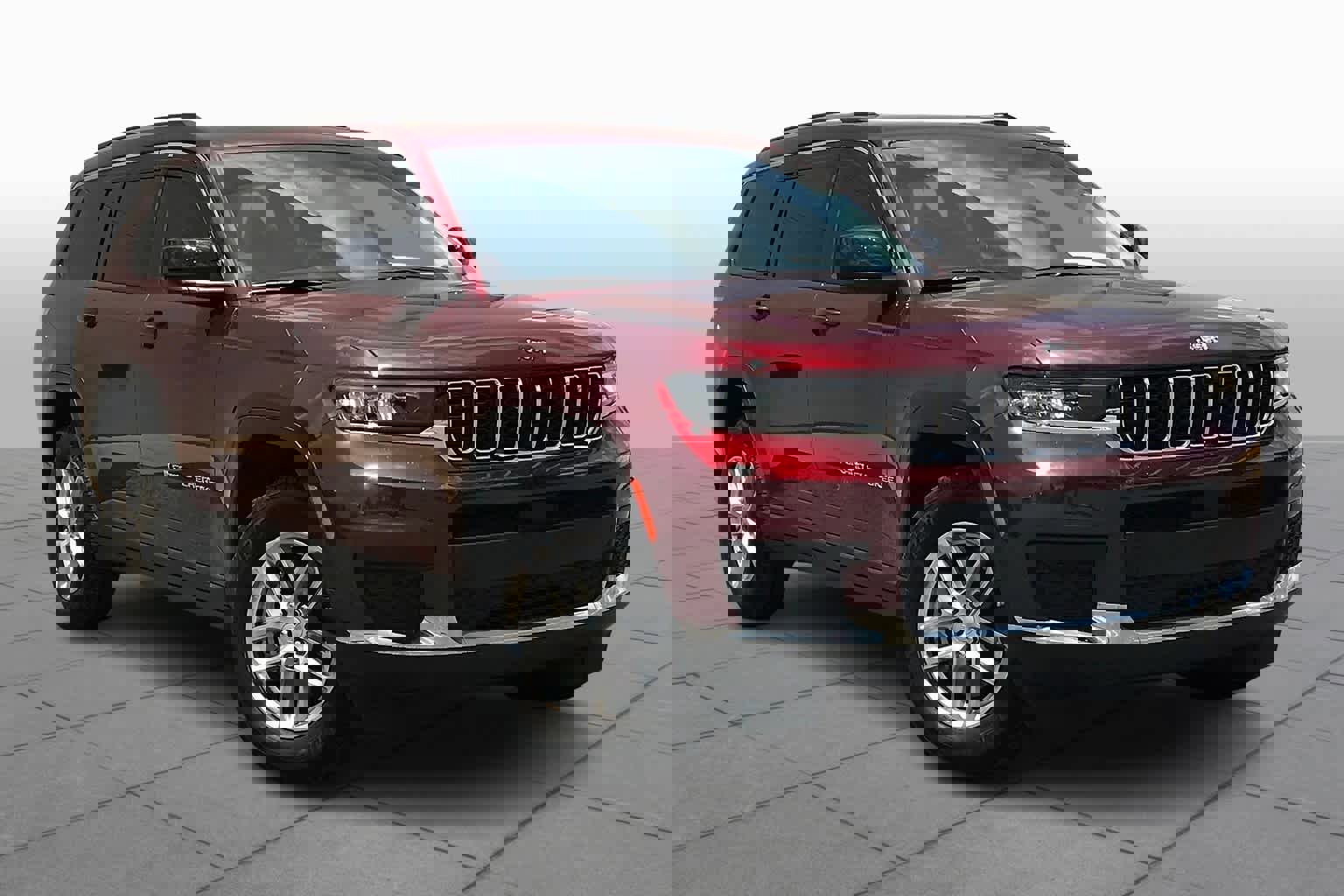 Used 2021 Jeep Grand Cherokee L Laredo w/ Luxury Tech Group I image 2