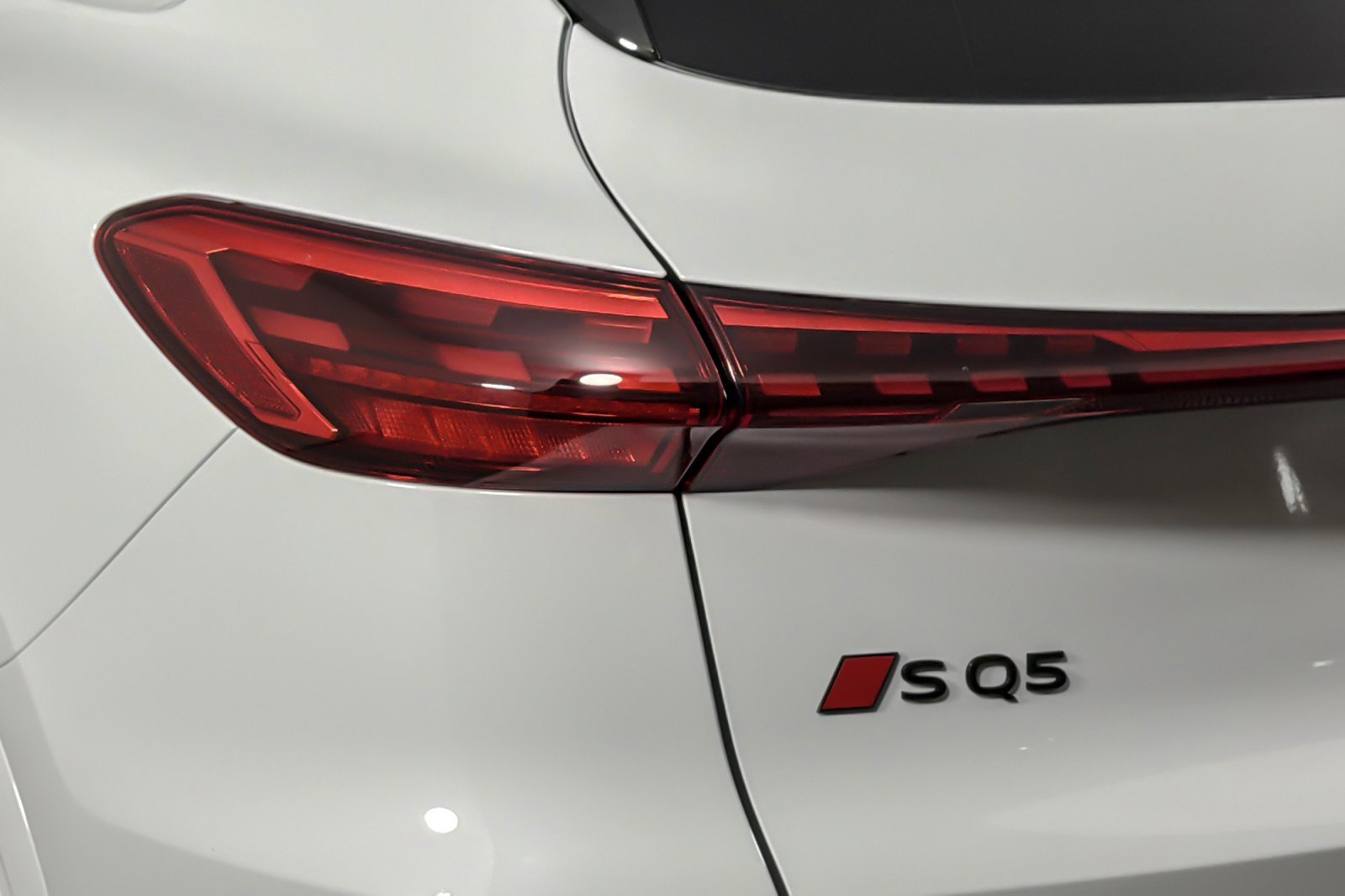 New 2025 Audi SQ5 Premium Plus image 24