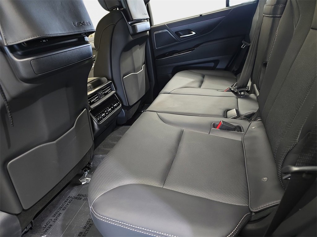 Certified 2025 Lexus LX 600 4WD w/ Luxury Package image 17