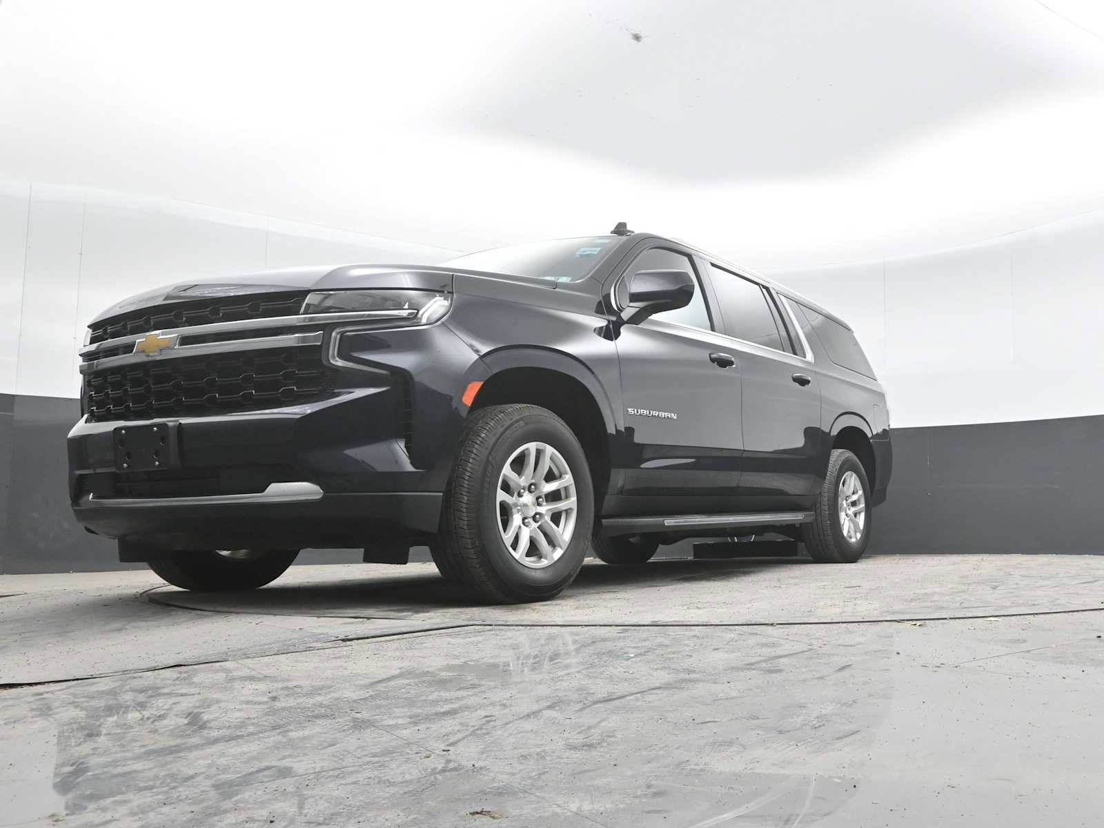 Used 2022 Chevrolet Suburban LS AWD/4WD image 42