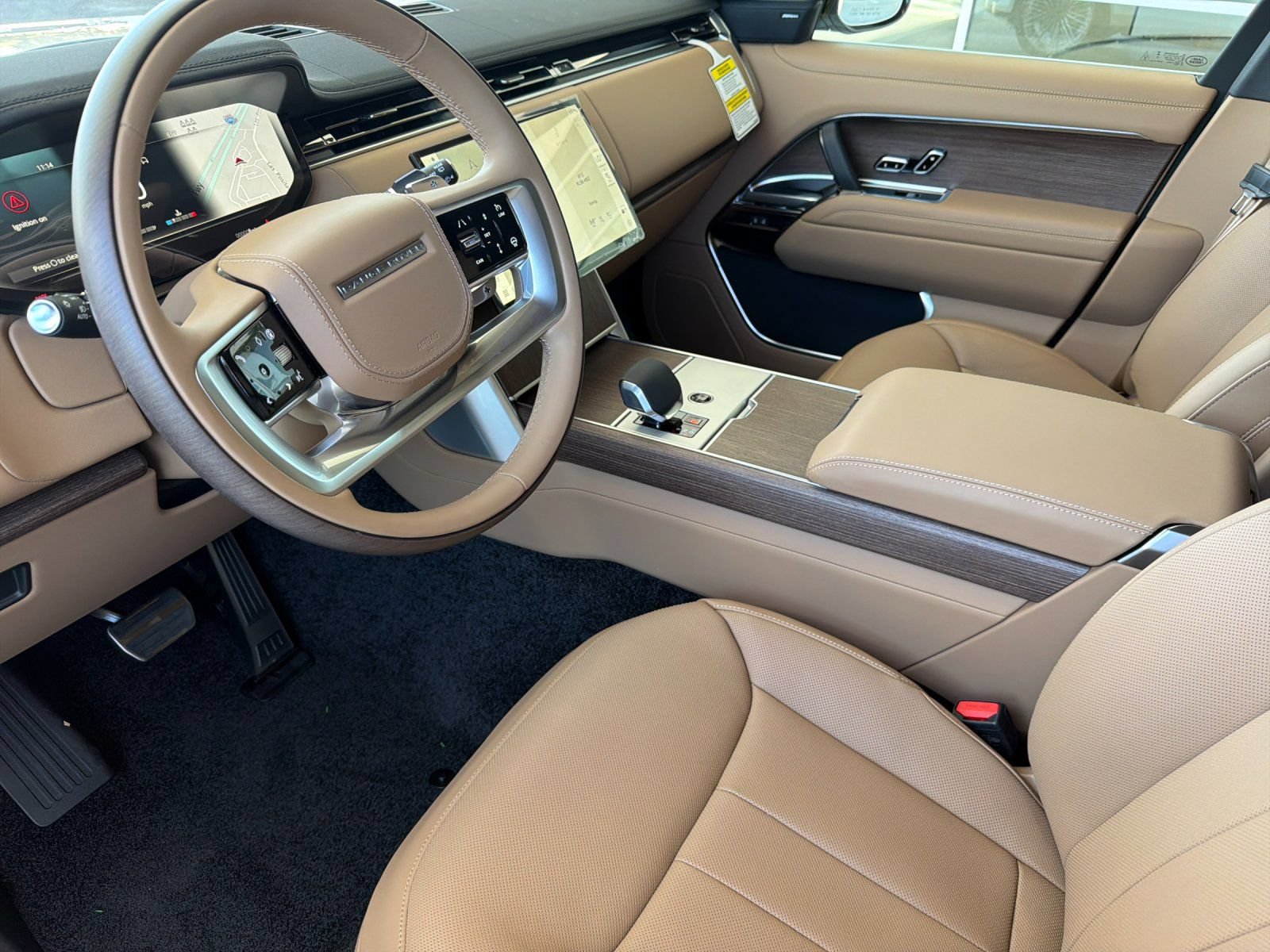 New 2026 Land Rover Range Rover Long Wheelbase SE AWD/4WD image 9
