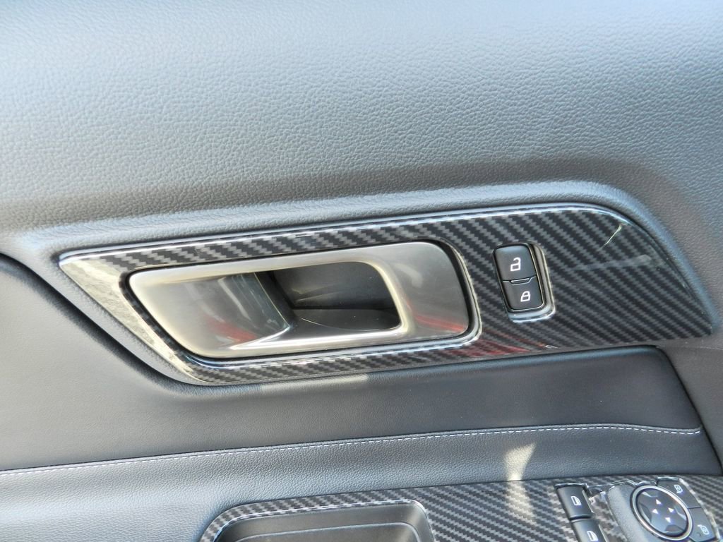 Used 2022 Ford Mustang Shelby GT500 w/ Carbon Fiber Track Pack image 18