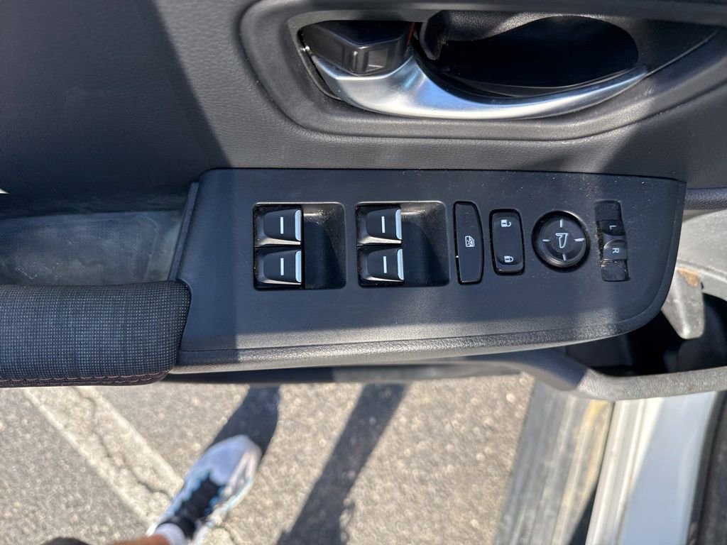 Used 2025 Honda Pilot Sport image 15