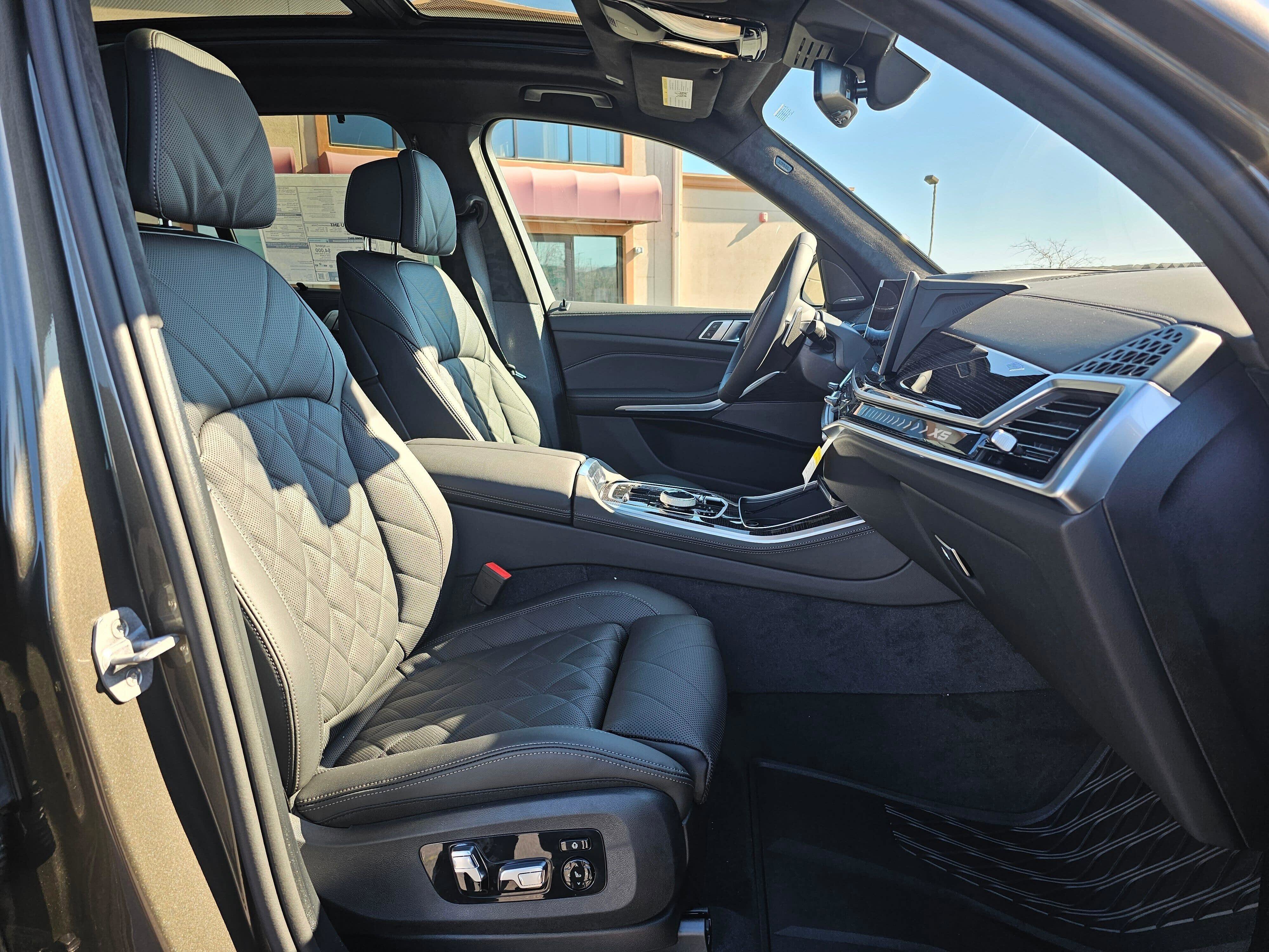 New 2026 BMW X5 xDrive40i w/ Executive Package image 15