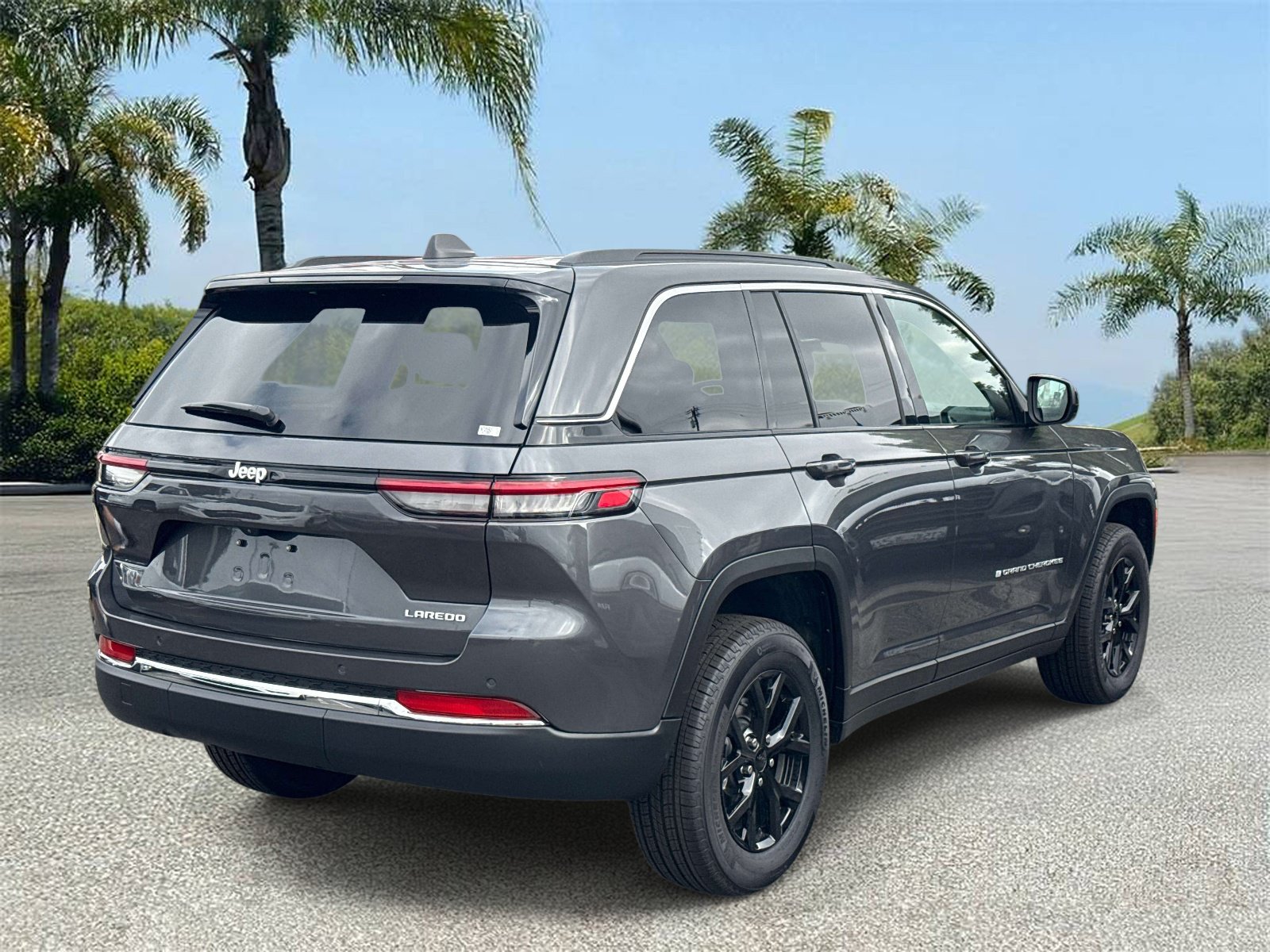 New 2026 Jeep Grand Cherokee Laredo X RWD image 3