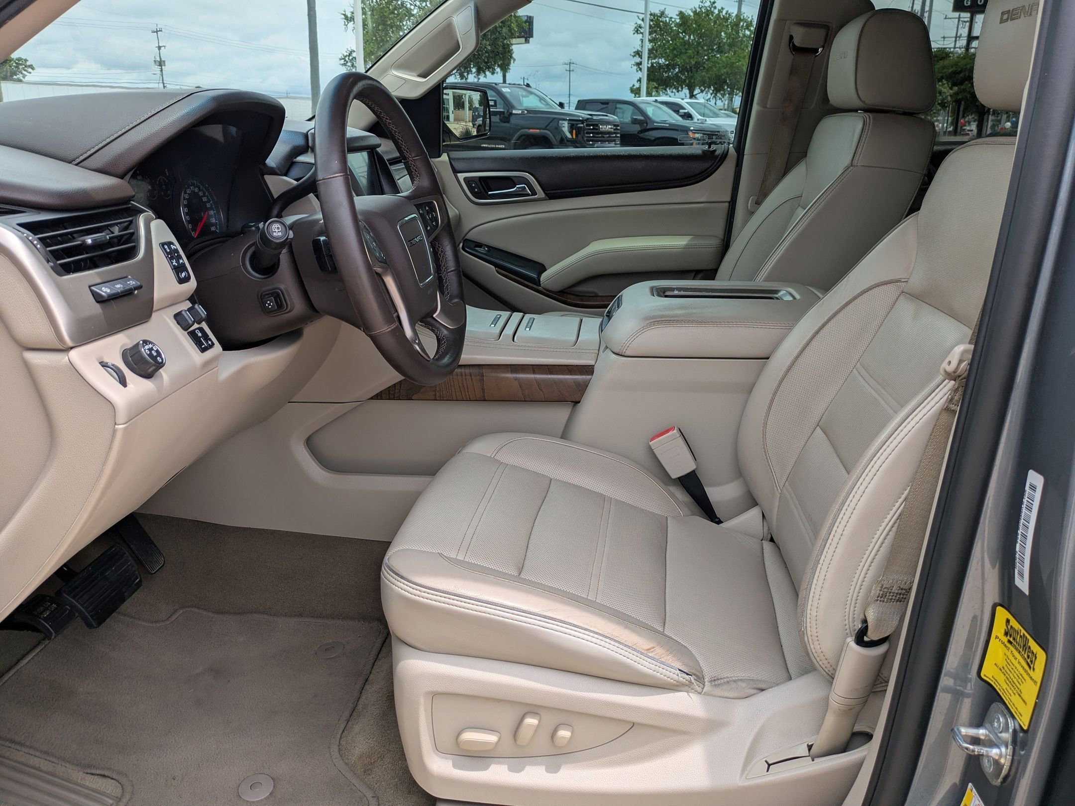 Used 2018 GMC Yukon XL Denali w/ Denali Ultimate Package RWD image 7